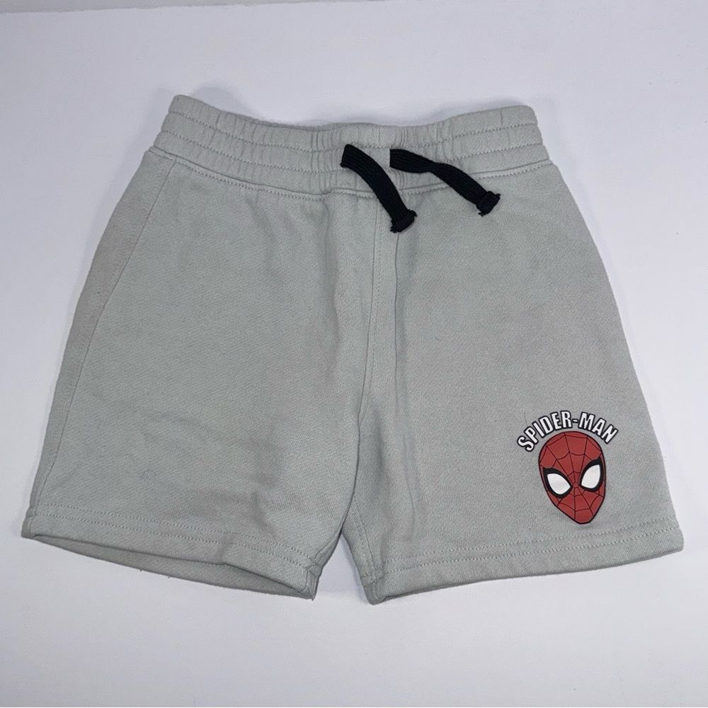 Marvel size 4 Spider-Man Light Gray shorts